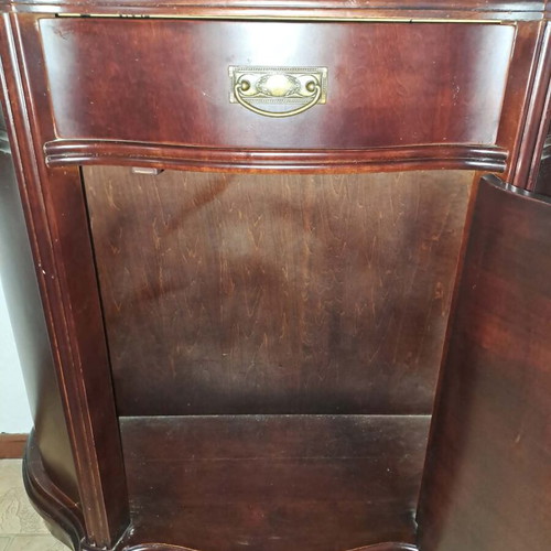 Small wooden buffet like new