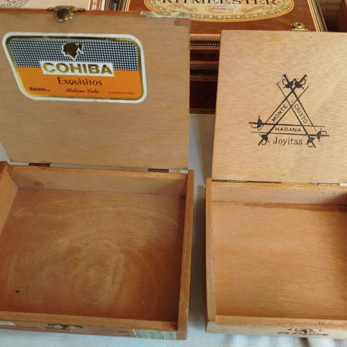 Cigar boxes used, collection of 10 wooden with illustrations