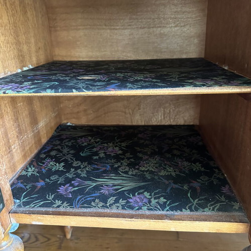 Dressing table with mirror