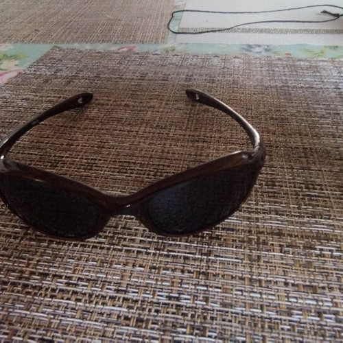 Children's sunglasses like new, burgundy brown shade