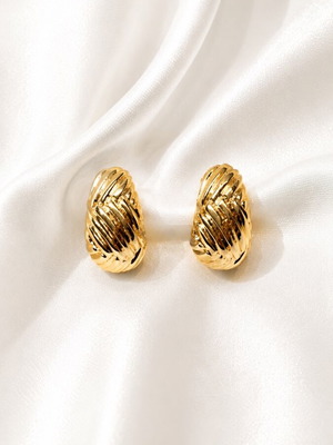 Earrings new, gold color