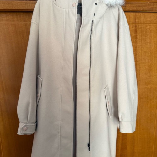 Lynne coat jacket like new, baby pink with removable fur