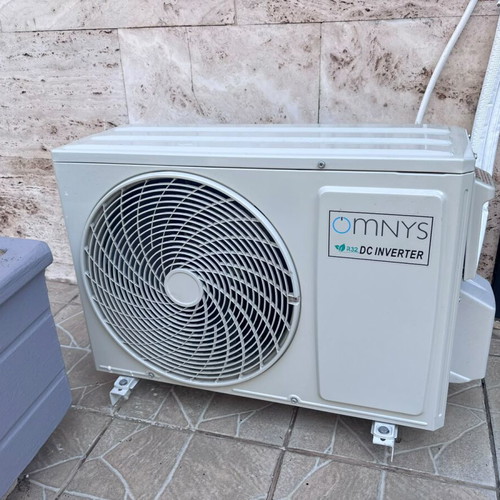 Air Conditioning Omnys R32 DC Inverter 9000 BTU like new