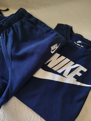 Nike παιδικό σετ για αγόρι με μπλούζα και σορτς σε navy μπλε
