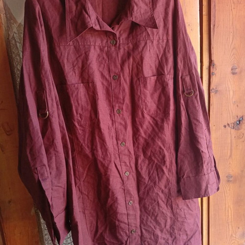 Linen shirt like new, long red with metal buttons, XL