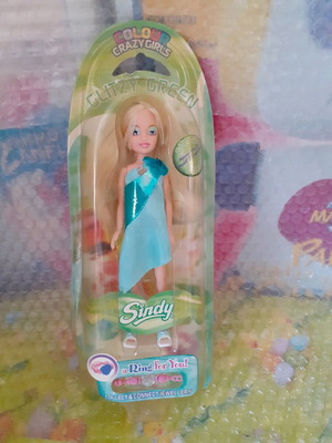 Sindy Petite Glitzy-Green new, sealed