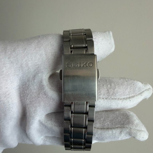 Seiko Chronograph 4T53-00A0 wristwatch like new, black and silver