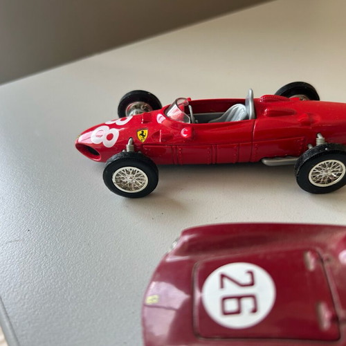 Ferrari model cars 1/43 used, metallic, set of two