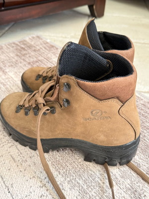 Scarpa hiking shoes like new, beige, size 37