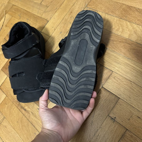 Postoperative shoes like new, size 38, for bunion, left and right