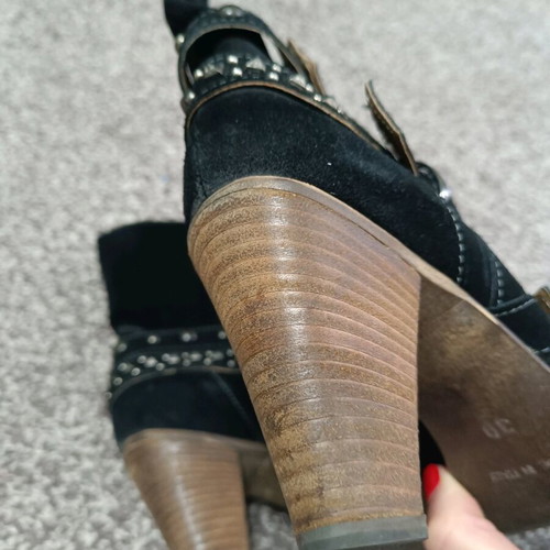 Italian leather ankle boots like new, size 39, black