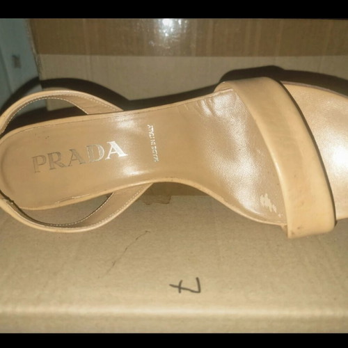 Prada women's leather pumps used, size 38
