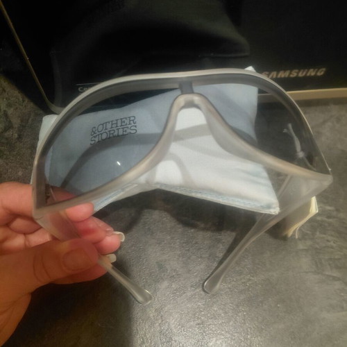 & Other Stories Bold Oval Frame Sunglasses new, sport chic, transparent grey