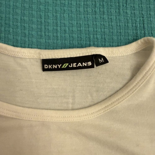 DKNY T-shirt medium size, like new, white, soft fabric