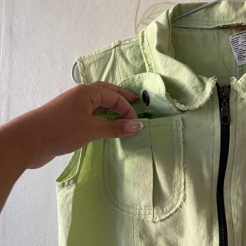 A-Style green vest size S, new, thin fabric with pockets