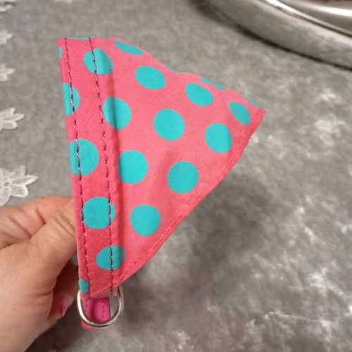 Dog collar for small dogs resembling bandana like new