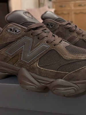New Balance 9060 brown athletic shoes size 40 new