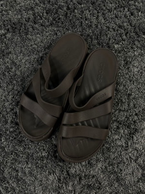 Crocs Getaway Strappy Sandals women's sandals like new, brown, size 39