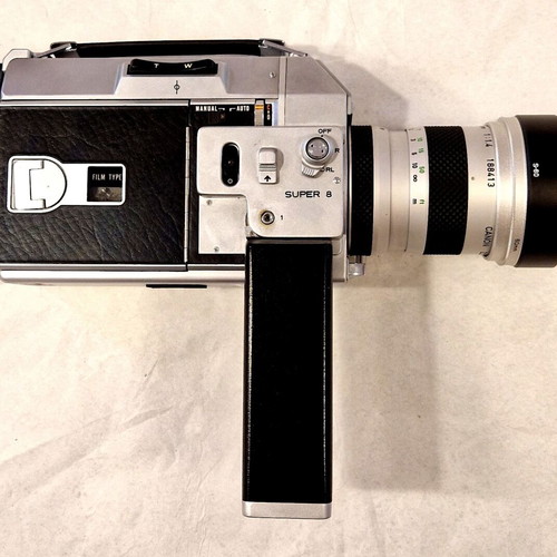 Canon Auto Zoom 814 Super 8 camera set with f/1.4 lens, case & film