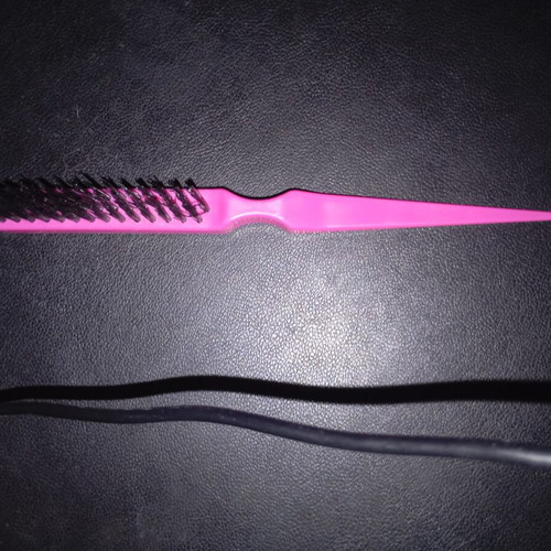 Teasing Brush Volume Brush bright pink magenta with black bristles like new