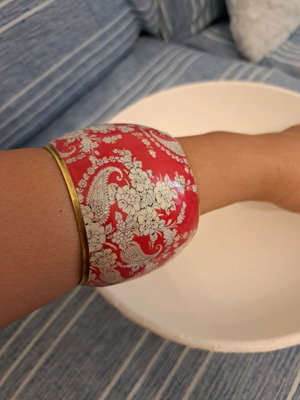 Ethnic metal bracelet like new