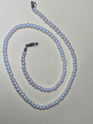 Beaded necklace like new