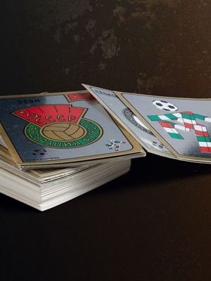 Panini Italia 90 World Cup sticker collection, 68 pieces, silver team badges