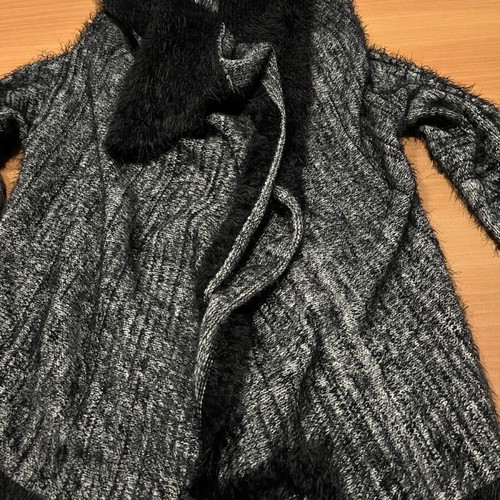 Sweewe poncho like new, black and white, warm and soft