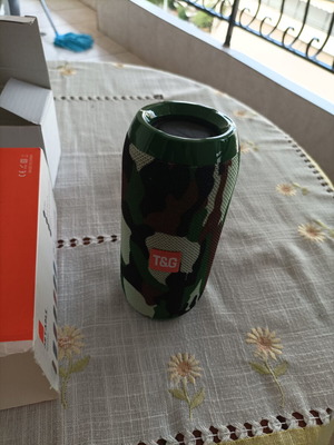 Bluetooth portable speaker like new