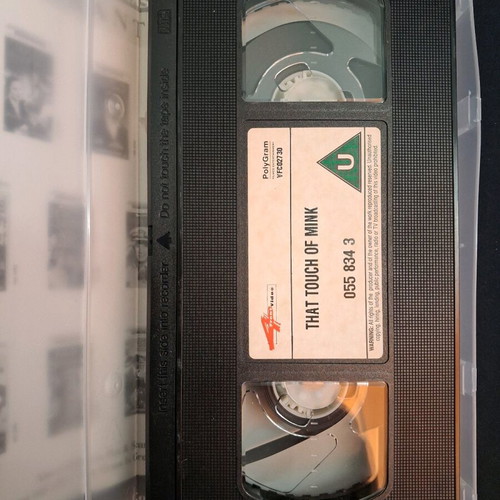 That Touch of Mink VHS tape like new, Golden Classics