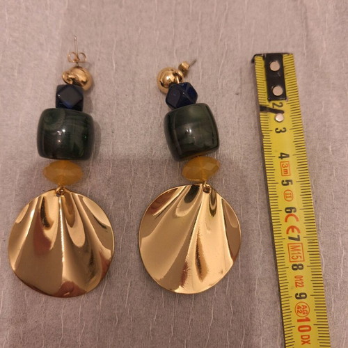 Long earrings like new with 3 beads