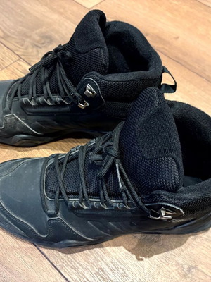 Adidas Terrex AX3 Beta Mid boots size 41.5, black