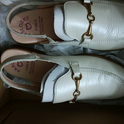 Pablosky children's closed shoes new, white and beige, size 32