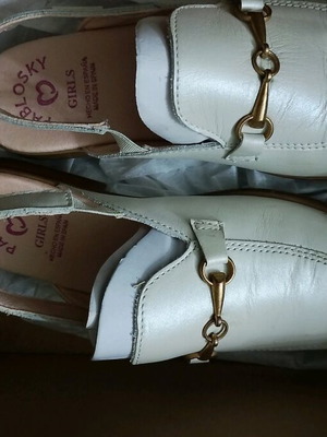 Pablosky children's closed shoes new, white and beige, size 32