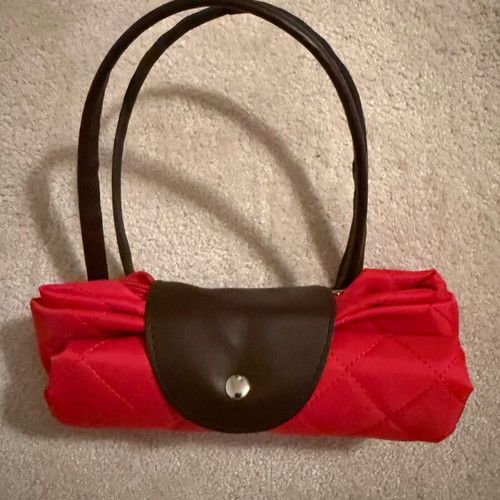 Red shoulder bag new, waterproof with zipper