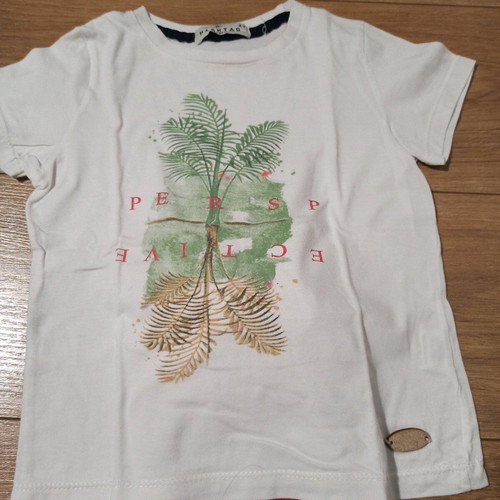 Hashtag set of 3 pieces 4 years old new, white and red