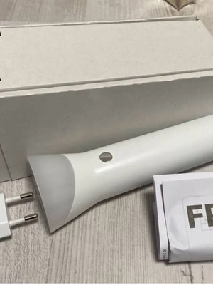 IKEA FRYELE επαναφορτιζόμενος LED φακός σε λευκό