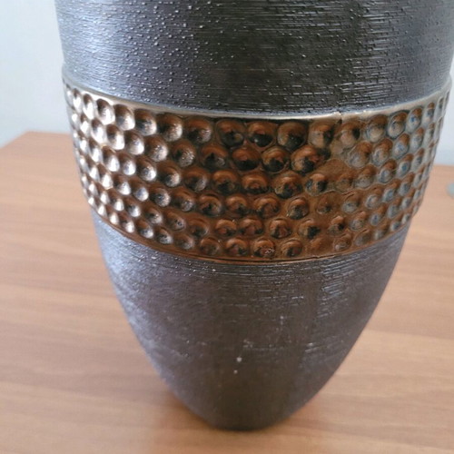 Modern vase like new, very nice