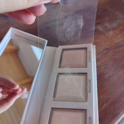 Highlighter palette with mirror, new, Essence Choose Your Glow