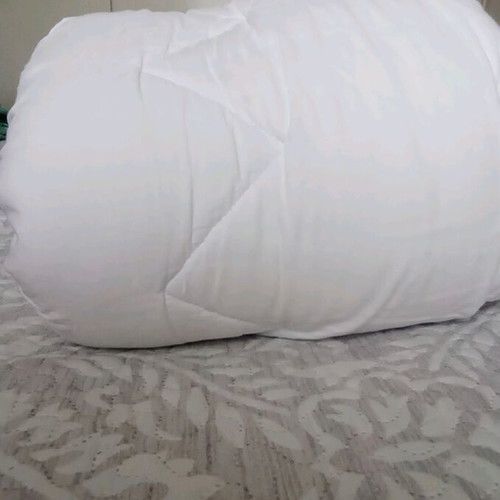Baby cotton quilt 100% like new, white