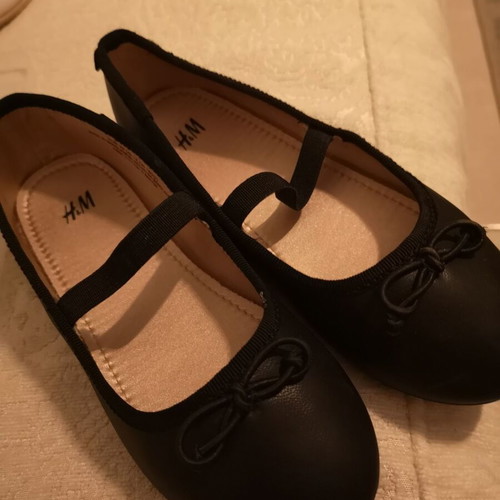 H&M black children's ballerina shoes with elastic strap, size 29