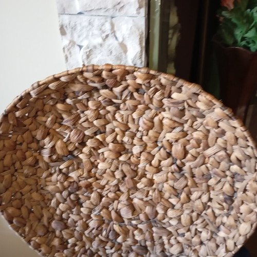 Woven plate like new, large, 51 cm diameter