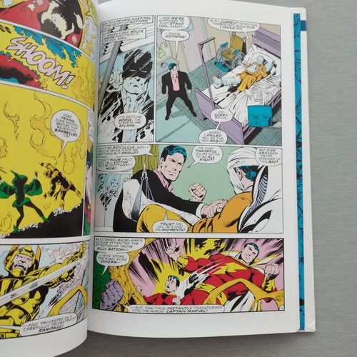 Graphis Novel DC Heroes Batman Superman Shazam Legends Issue 28 hardcover like new