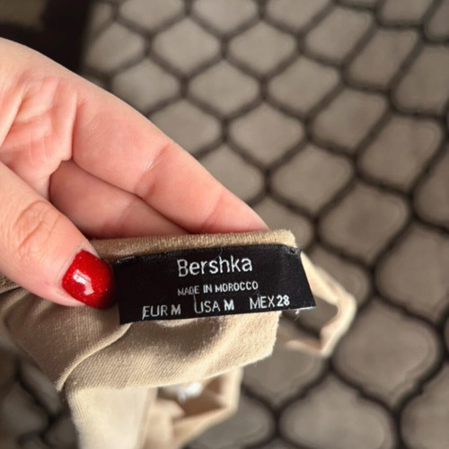 Bershka beige top size M like new