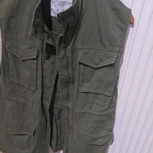Khaki sleeveless jacket used, size M