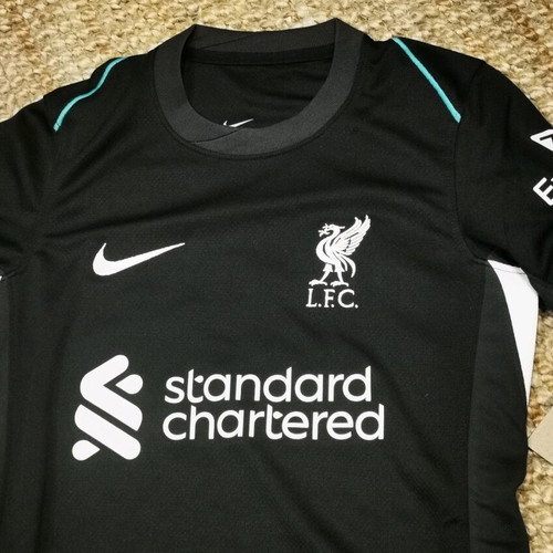 Liverpool FC Nike Kids Jersey new with tags, size S