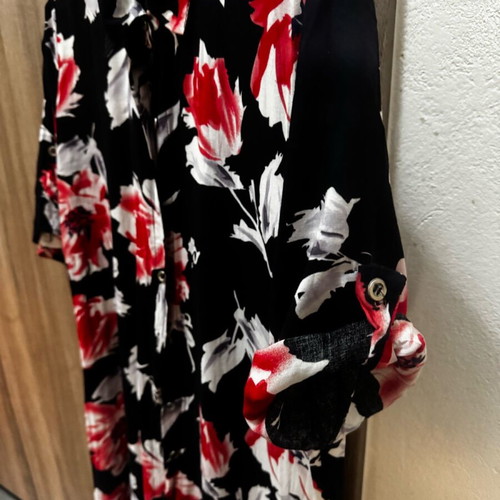 Shirt one size used, long with buttons and thin fabric
