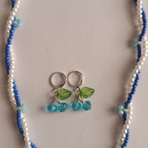 Jewelry set new, handmade with turquoise and silver beads