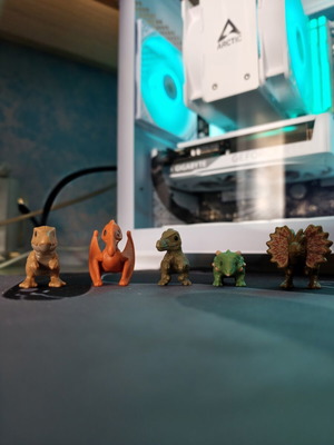 Kinder Dinosaurs like new