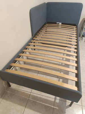 Ramsta bed 90 x 200 cm like new, blue with wooden slats